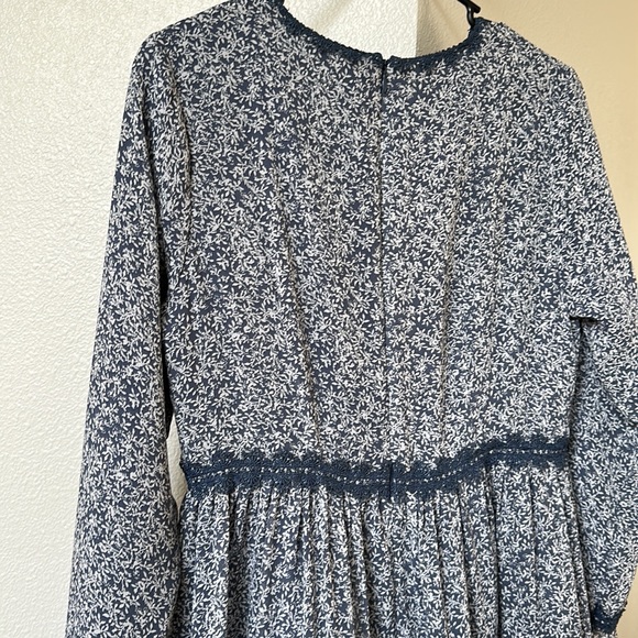 Dainty Jewells Dress - Picture 4 of 4